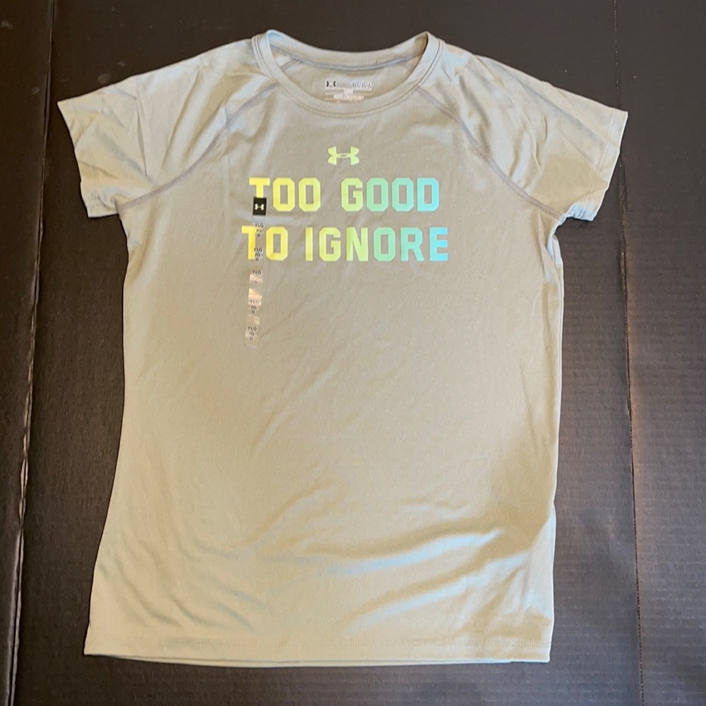 Under armour new w/out tags gray shirt size L